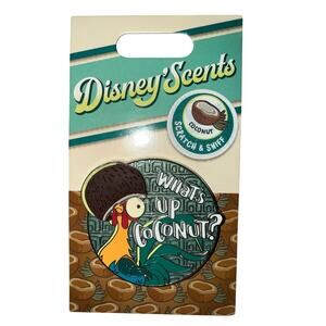 Disney Scents 2020 Hei Hei Moana Sidekick What's Up Coconut LE 2000 scented pin
